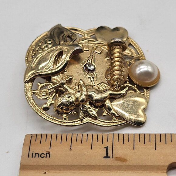 VTG Gold Tone Brooch Pin Mask Cupid Hearts Faux Pearl Time Unbranded - Picture 8 of 9
